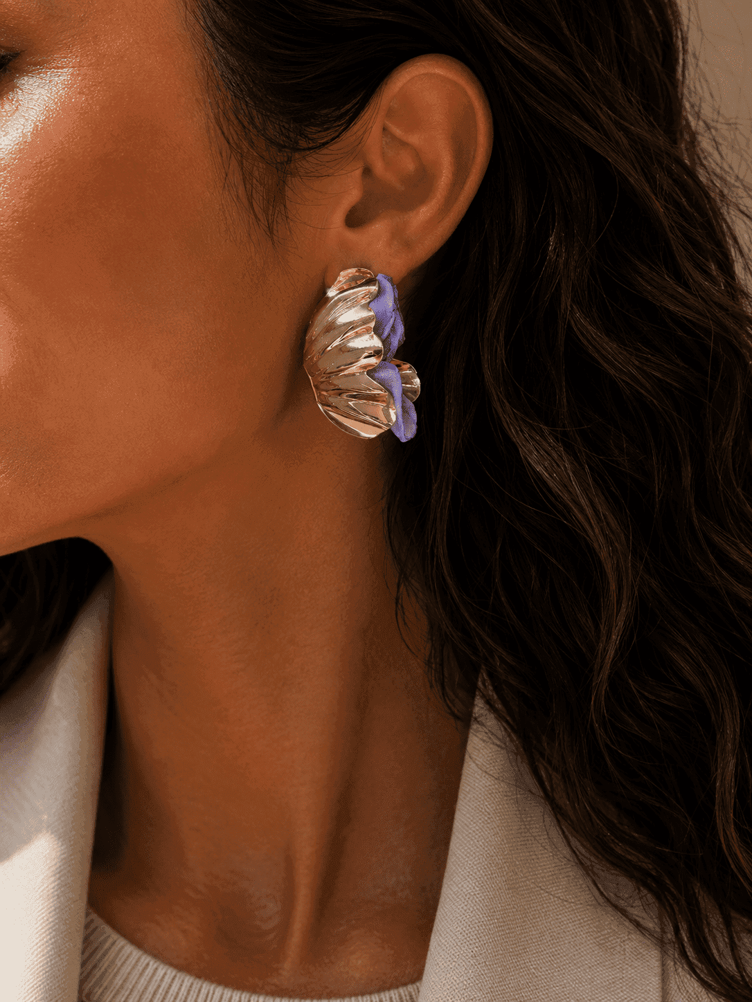 Lilac Shell / Çelik Altın İstiridye ve Lila Organze Küpe — 1